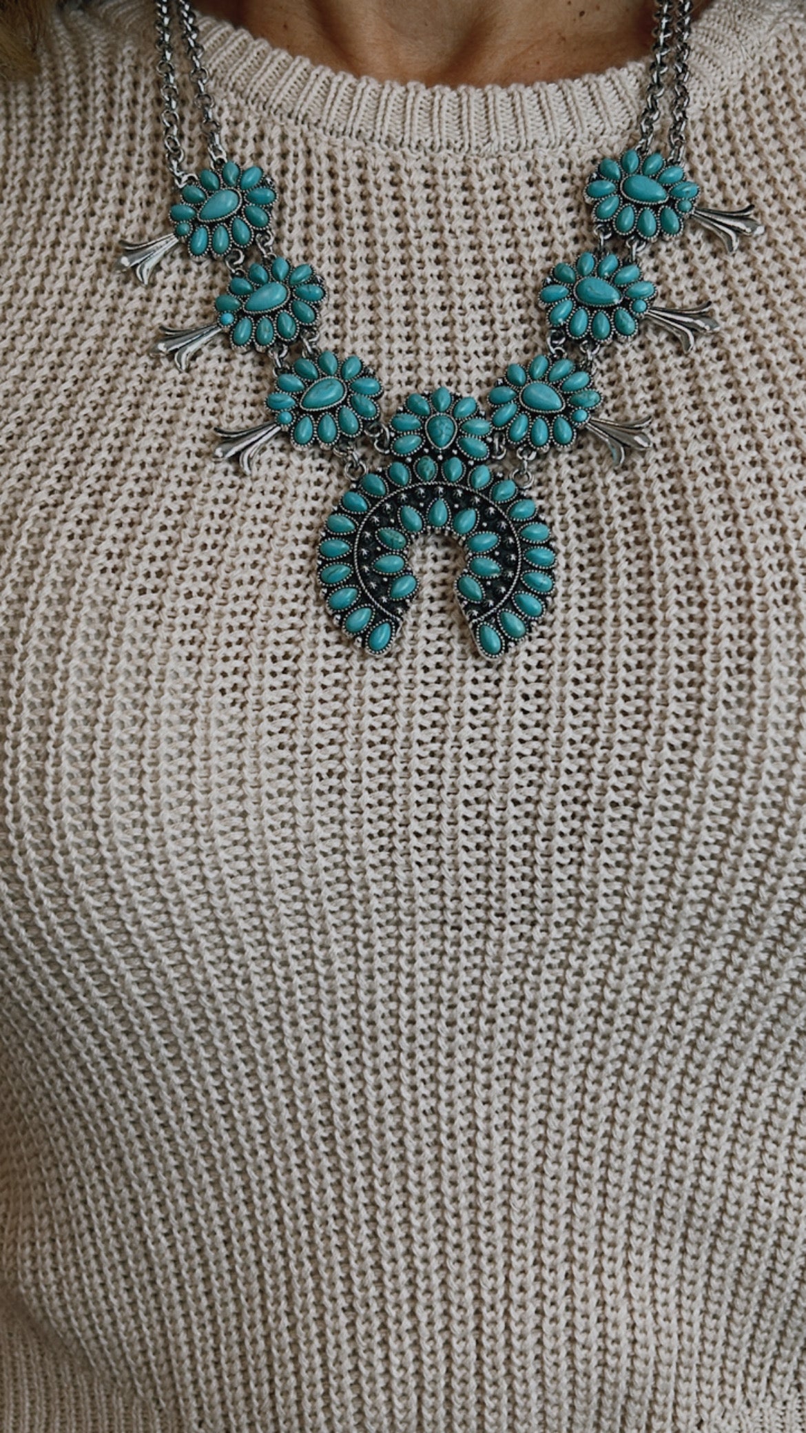 Donna Fashion Squash Blossom Necklace